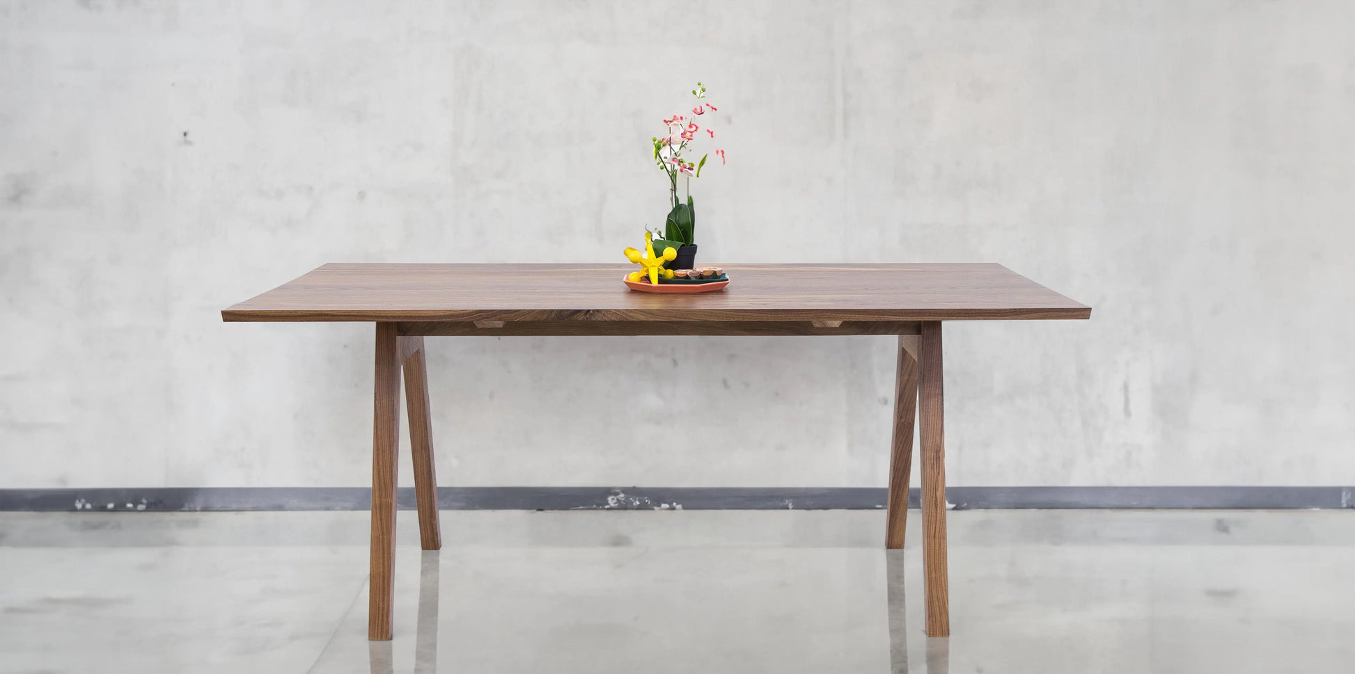 The Sputnik: Scandinavian Dining Table Moderncre8ve