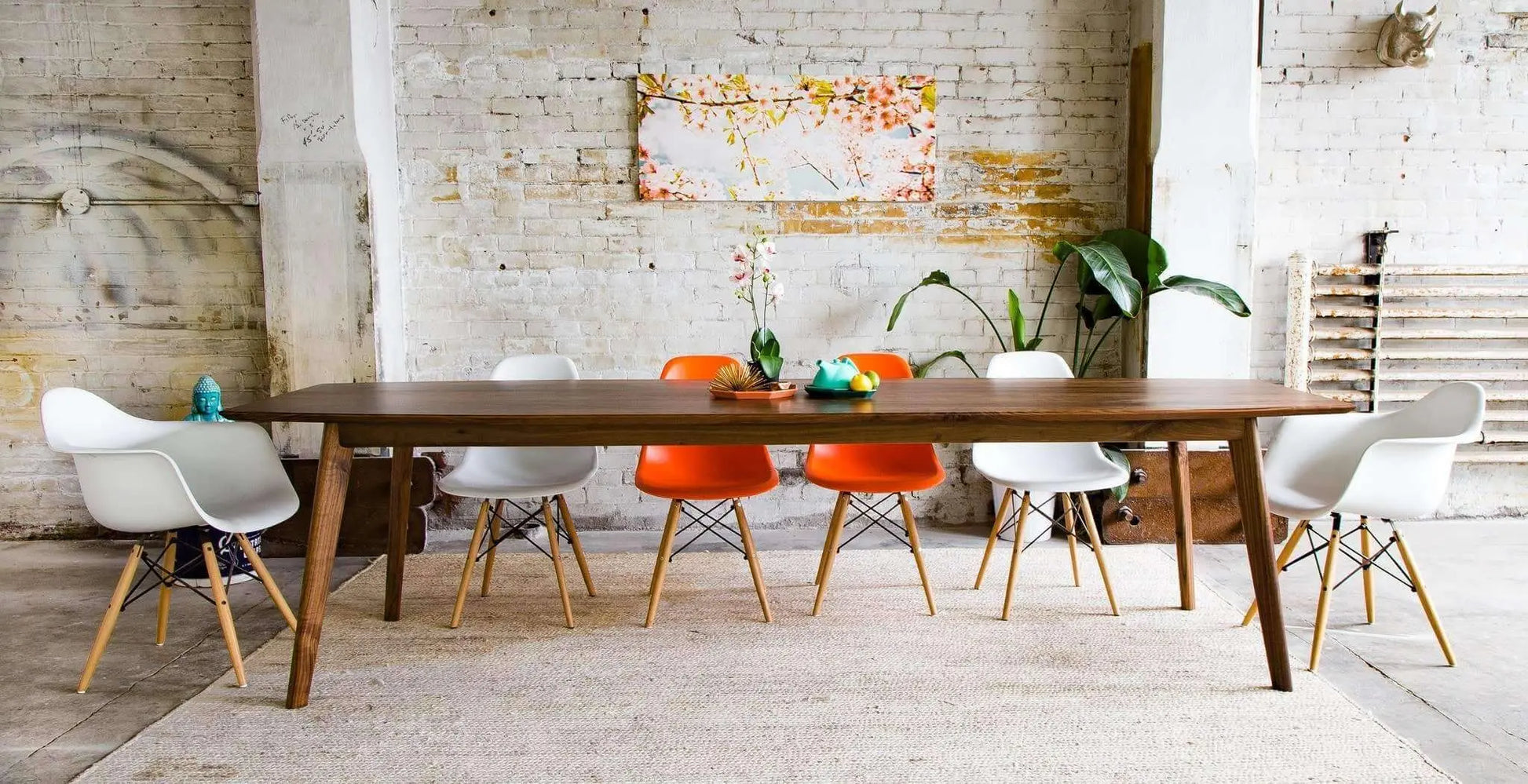 Perfect dining table for 10, measuring 116x38x30 inches