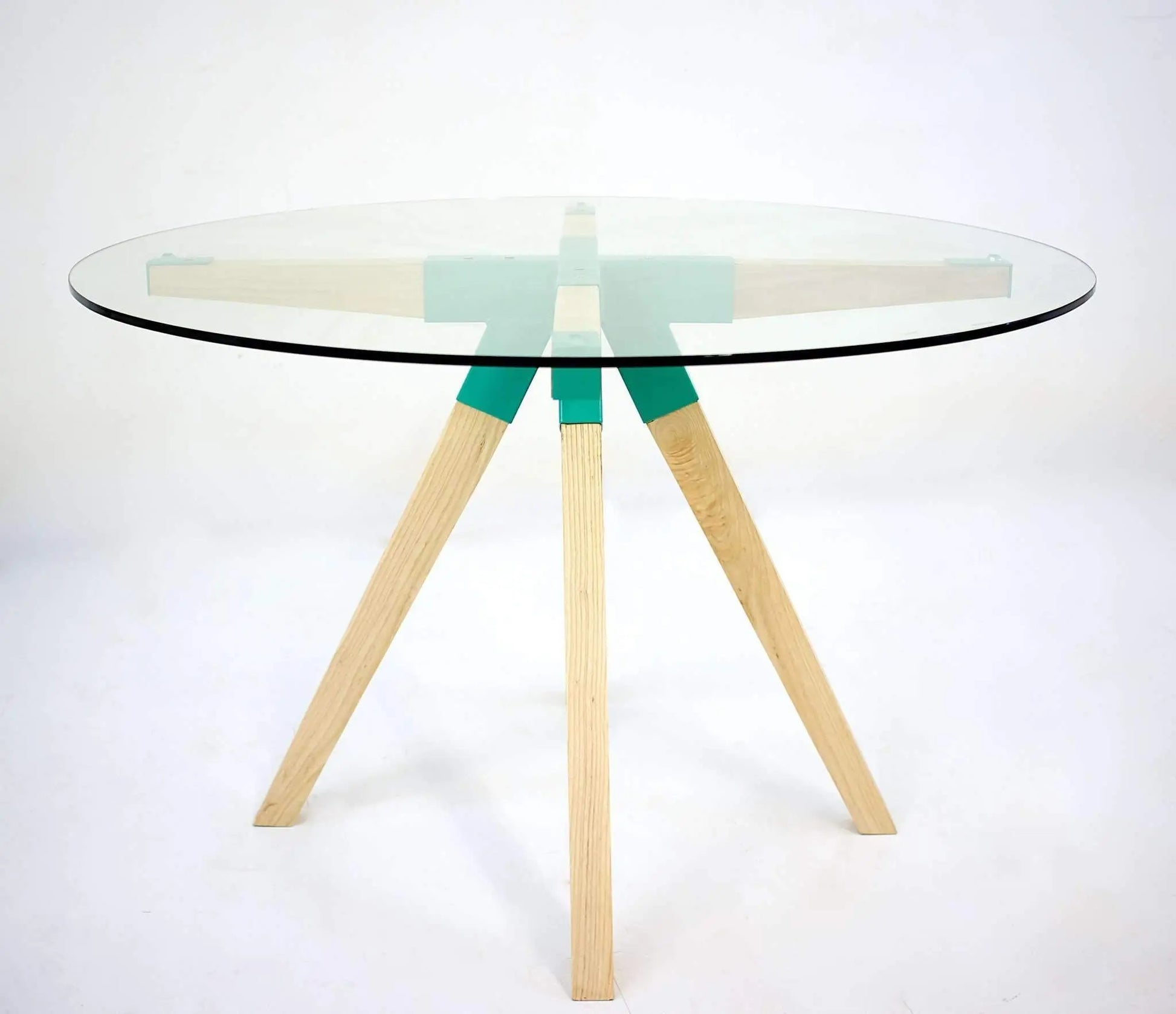 Luxury tempered glass dining table with durable wood craftsmanship